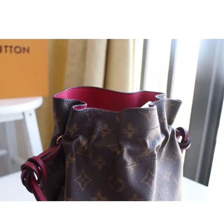 Fashionrepsfam ru 19B570240 LV Bags 0713